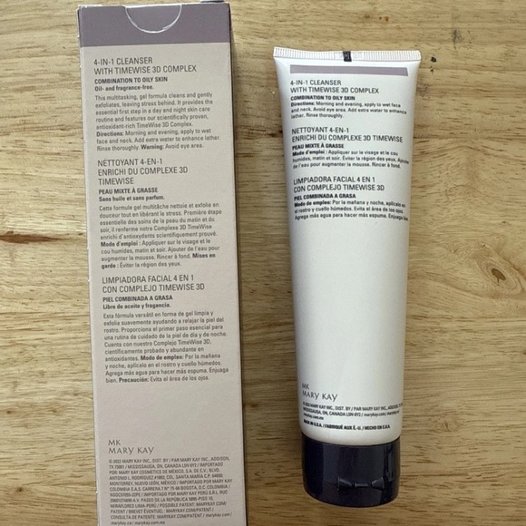 Mary Kay Timewise 4-in-1 Cleanser - Combination skin - Picture 2 of 4